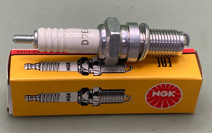 Qty 2 New Genuine NGK 7912 Spark Plug D7EA