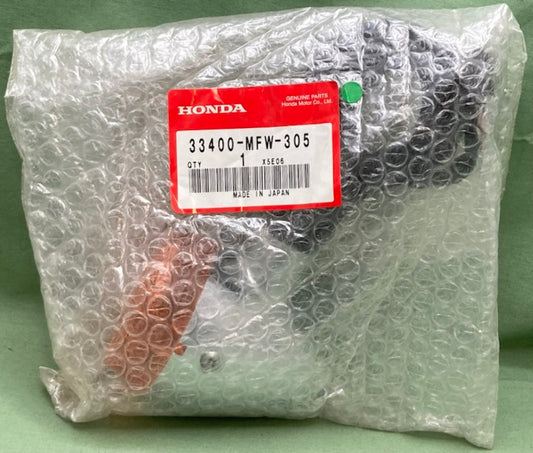 Honda 33400-MFW-305 Turn Signal Assy R Fr 33400-MFW-A02 New Genuine