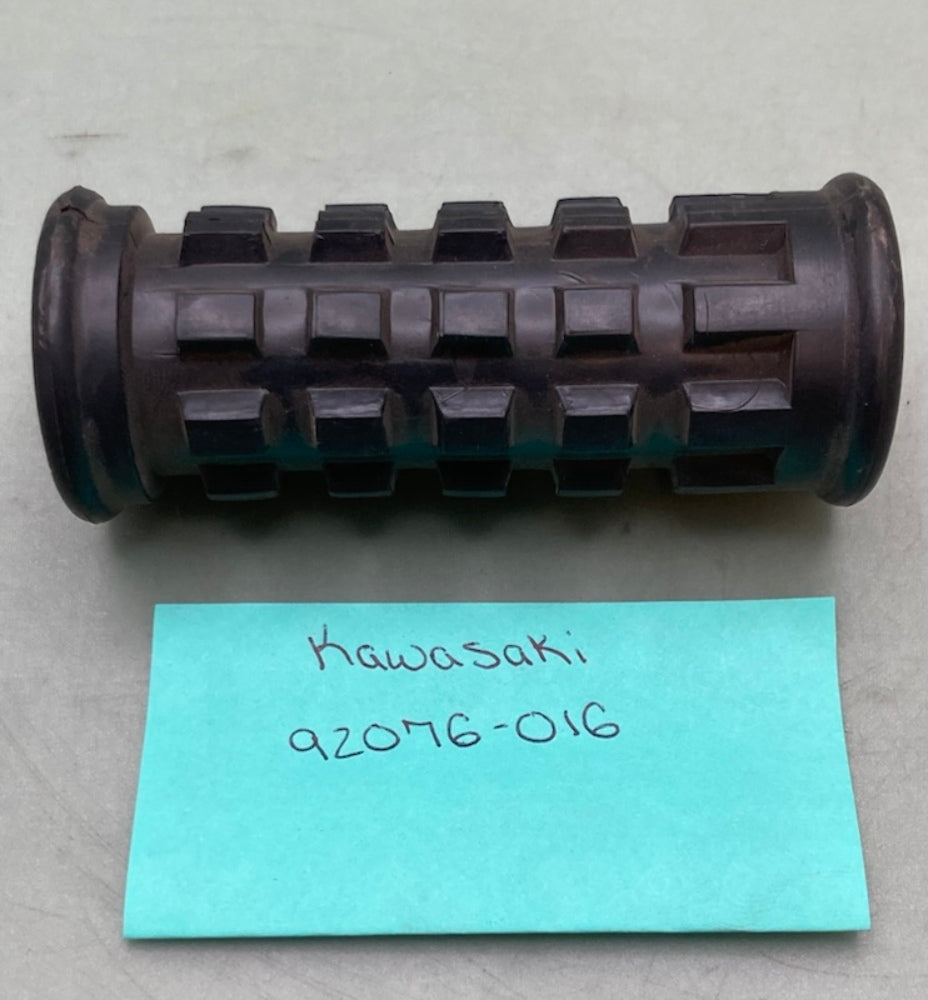 Kawasaki 92076-016 Rubber Rear Footrest New Replaces