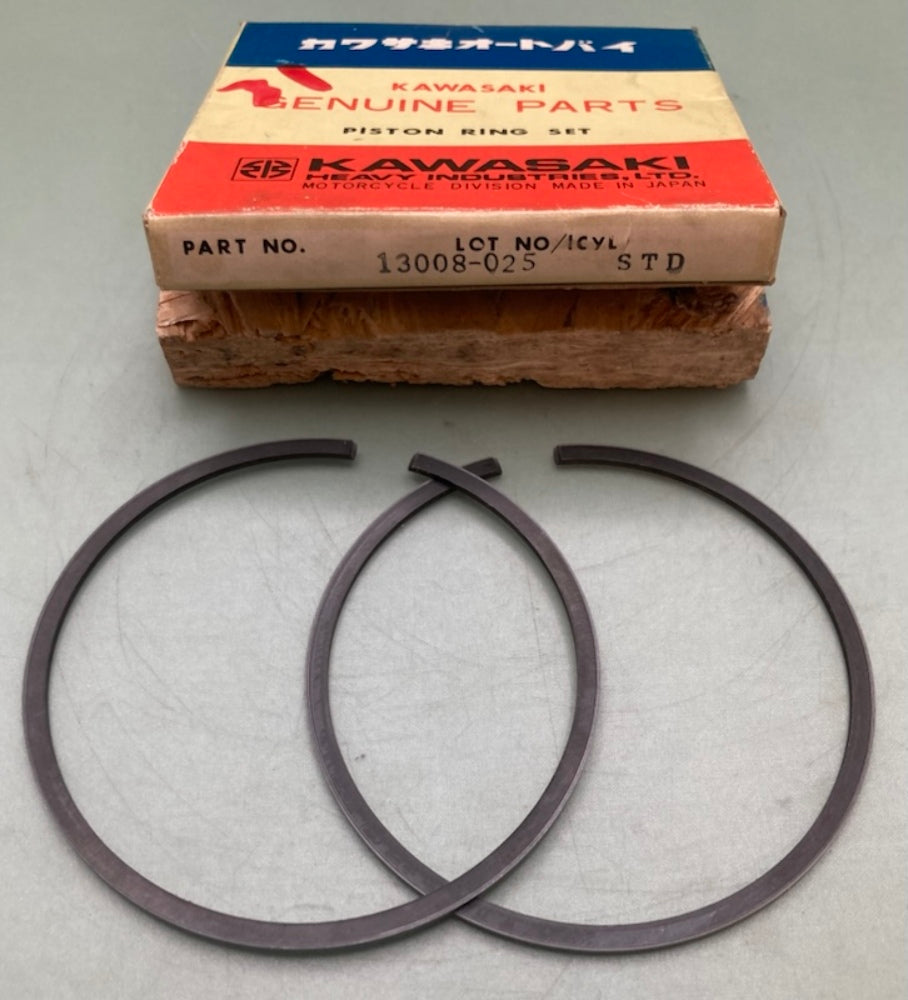 Kawasaki 13008-025 Ring Set STD New Genuine