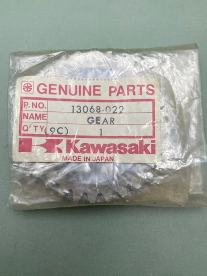 Kawasaki 13068-022 GEAR KICKSTARTER New Genuine