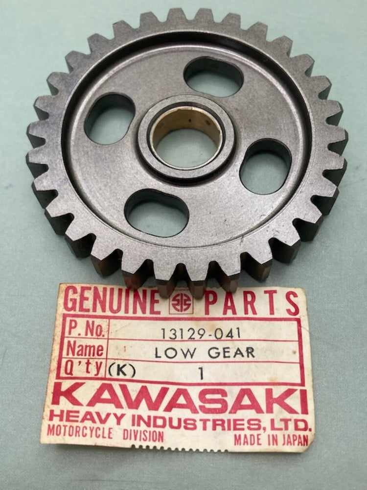 Kawasaki 13129-041 LOW GEAR,OUTPUT SHAFT 30T New Genuine