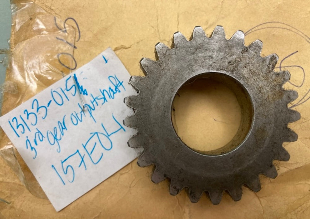 Kawasaki 13133-015 3RD GEAR OUTPUT SHAFT 25T New Replaces