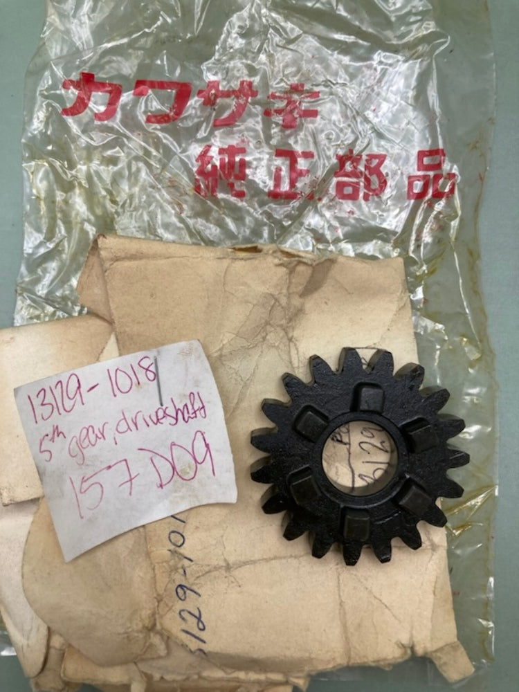 Kawasaki 13129-1018 5TH GEAR, DRIVE SHAFT New Genuine