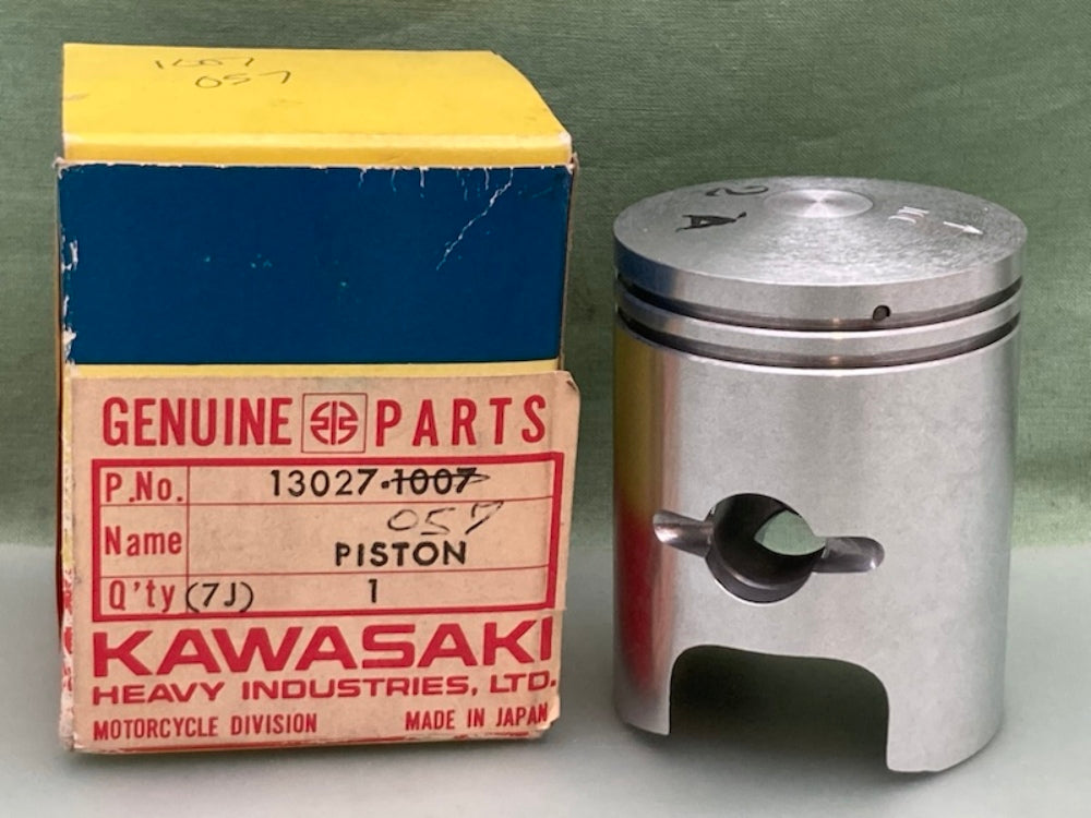 Kawasaki 13027-1007 PISTON 13027-057 New Genuine