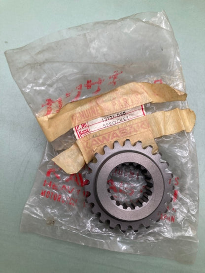 Kawasaki 13121-030 SPROCKET PRIMARY New Genuine