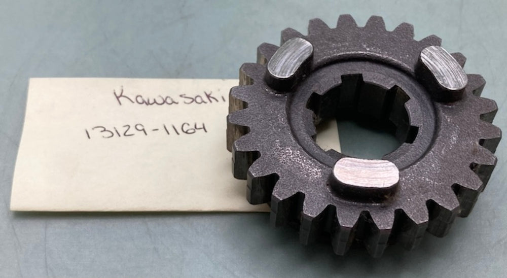 Kawasaki 13129-1164 GEAR OUTPUT TOP 24T New Replaces