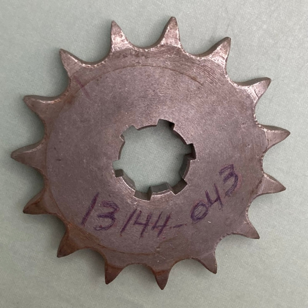 Kawasaki 13144-043 ENGINE SPROCKET 15T New Replaces