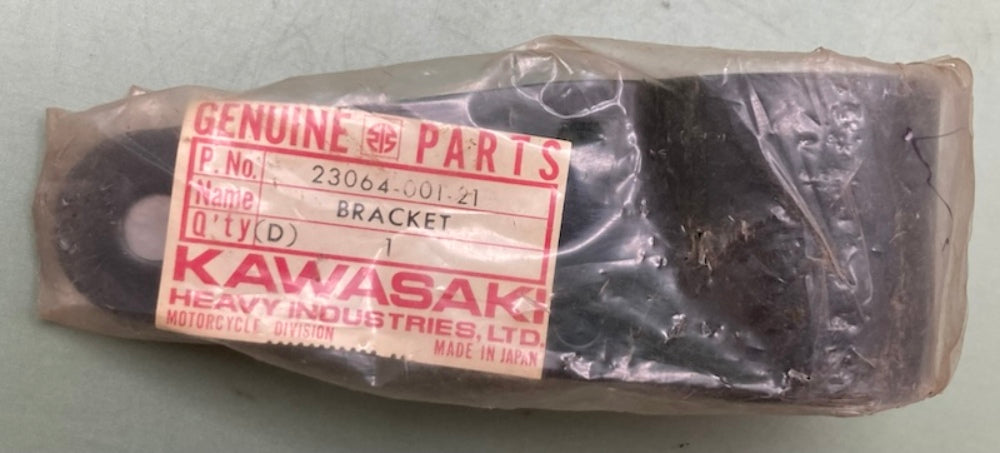 Kawasaki 23064-001-21 BRACKET HEAD LAMP BLK New Genuine