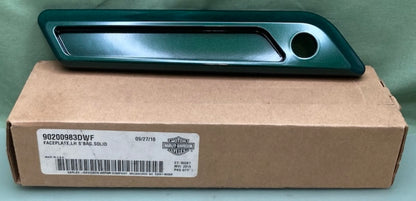 Harley Davidson 90200983DWF FACEPLATE LH S'BAG SOLID New Genuine
