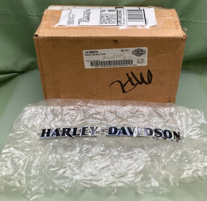 Harley Davidson 14100075 MEDALLION RIGHT Fuel Tank New Genuine