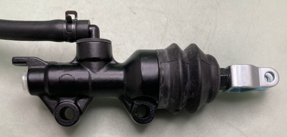 Harley Davidson 42521-07 MASTER CYLINDER AND RESERVOIR ASSEMBLY REAR New Genuine