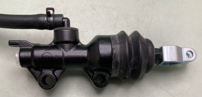 Harley Davidson 42521-07 MASTER CYLINDER AND RESERVOIR ASSEMBLY REAR New Genuine