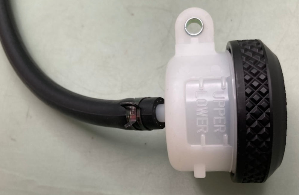 Harley Davidson 42521-07 MASTER CYLINDER AND RESERVOIR ASSEMBLY REAR New Genuine