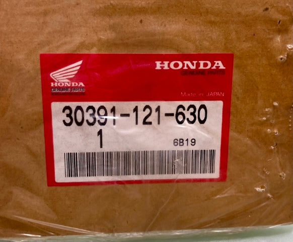 Honda 30391-121-630  Gasket New Genuine