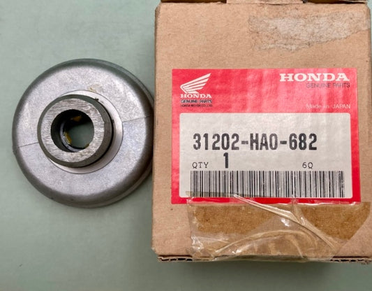 Honda 31202-HA0-682 Bracket, Fr. New Genuine