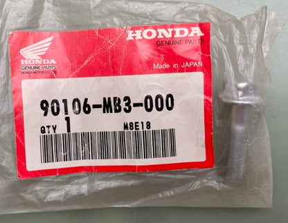 Honda 90106-MB3-000 Bolt (8X30) New Genuine