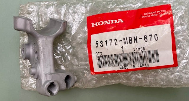 Honda 53172-MBN-670 Bracket, L. New Genuine