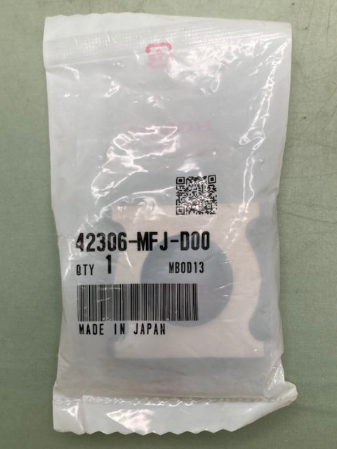 Honda 42306-MFJ-D00 AXLE COLLAR New Genuine