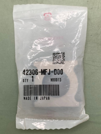 Honda 42306-MFJ-D00 AXLE COLLAR New Genuine