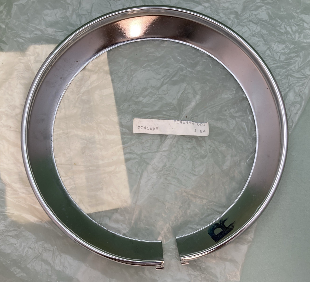 VICTORY 5246268 Ring-Headlight Bezel