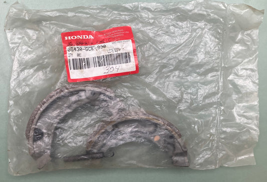 New Genuine Honda 06430-GCE-900 Brake Shoe Set