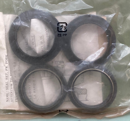 New Genuine Honda 51490-MCT-003 Fork Seal Dust Seal Kit
