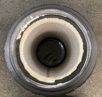 New Genuine Fleetguard AF25707 Air Filter