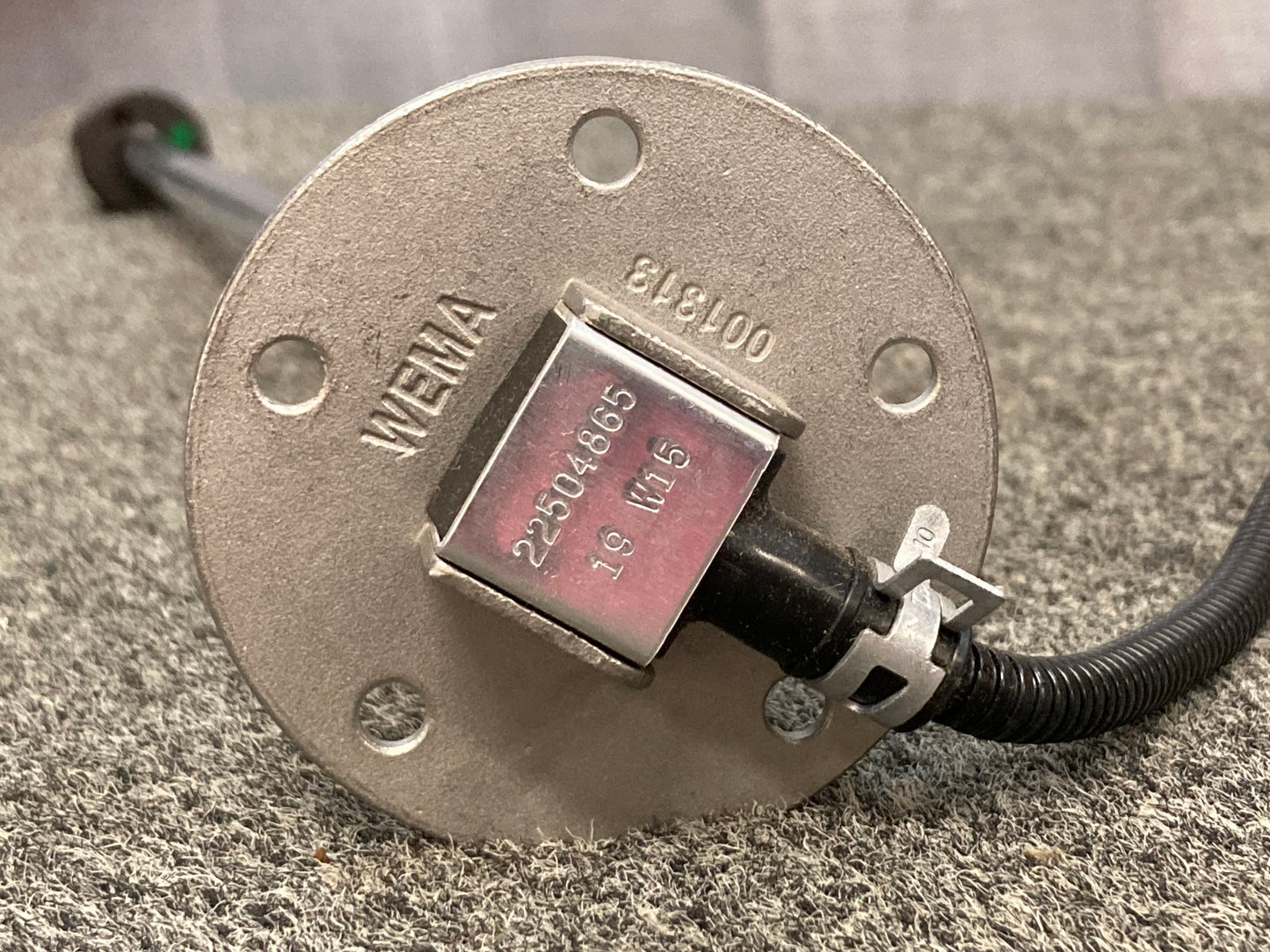 New Genuine Volvo 22504865 Sensor