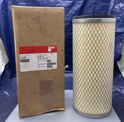 New Genuine Fleetguard AF987 Air Filter