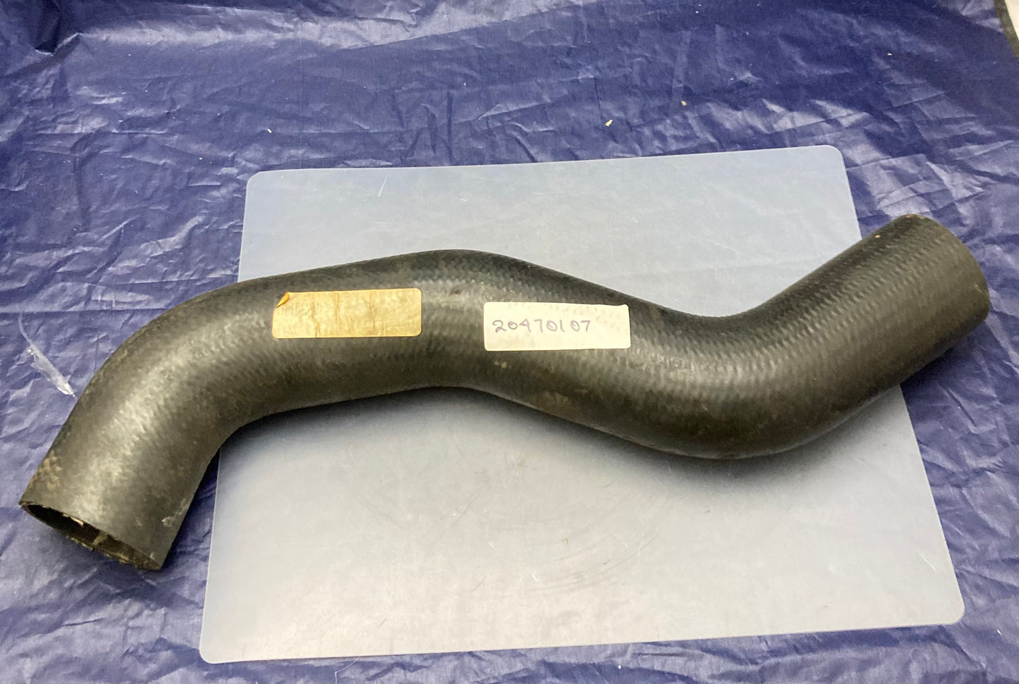 New Replaces Volvo 20470107 Upper Radiator Hose