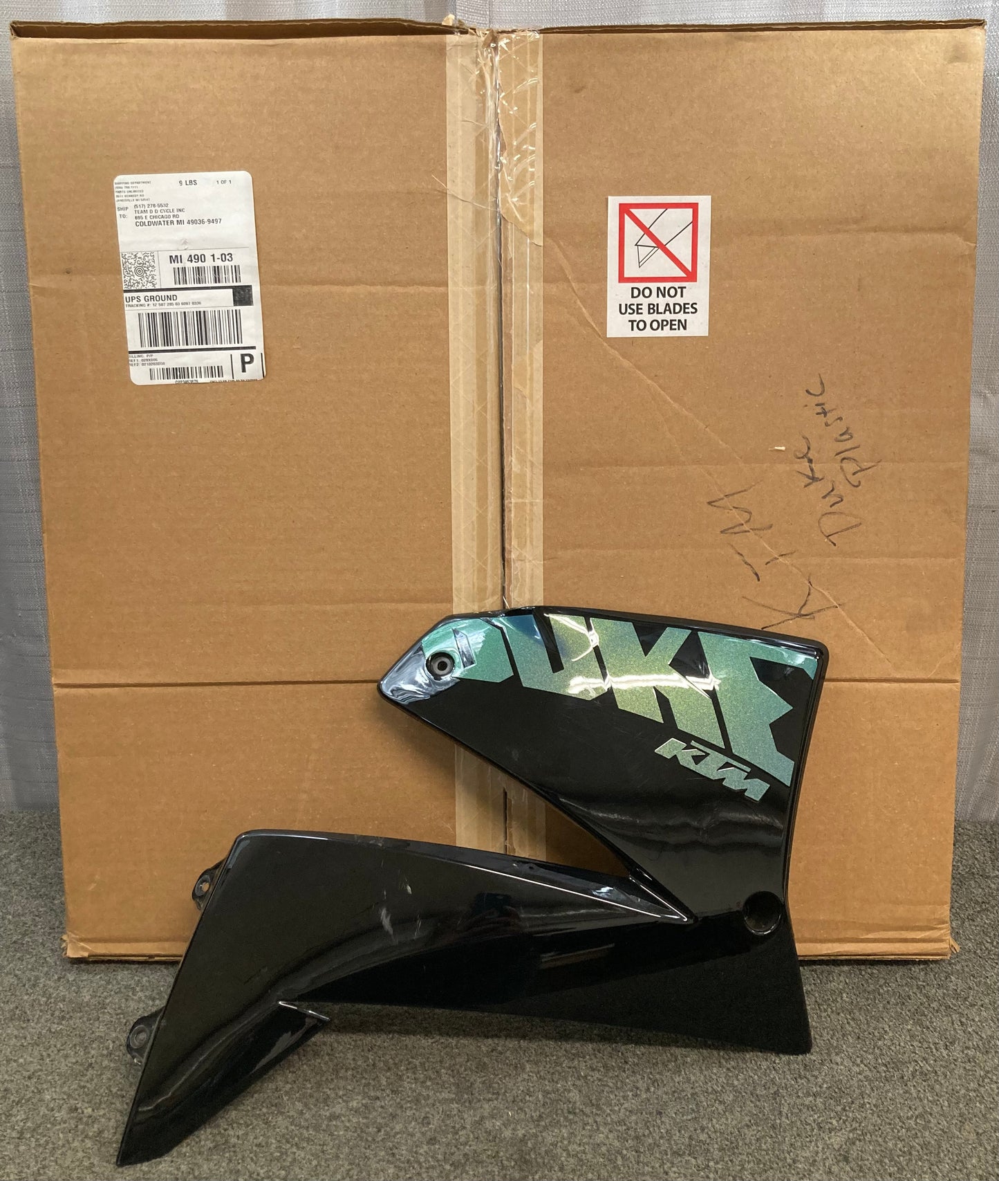 New Genuine KTM 584.08.051.000 Duke Fuel Tank RH Cover