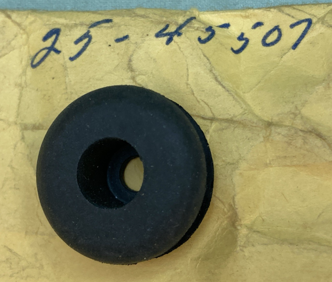 QTY 2 NEW REPLACES MERCURY 25-45507 GROMMET