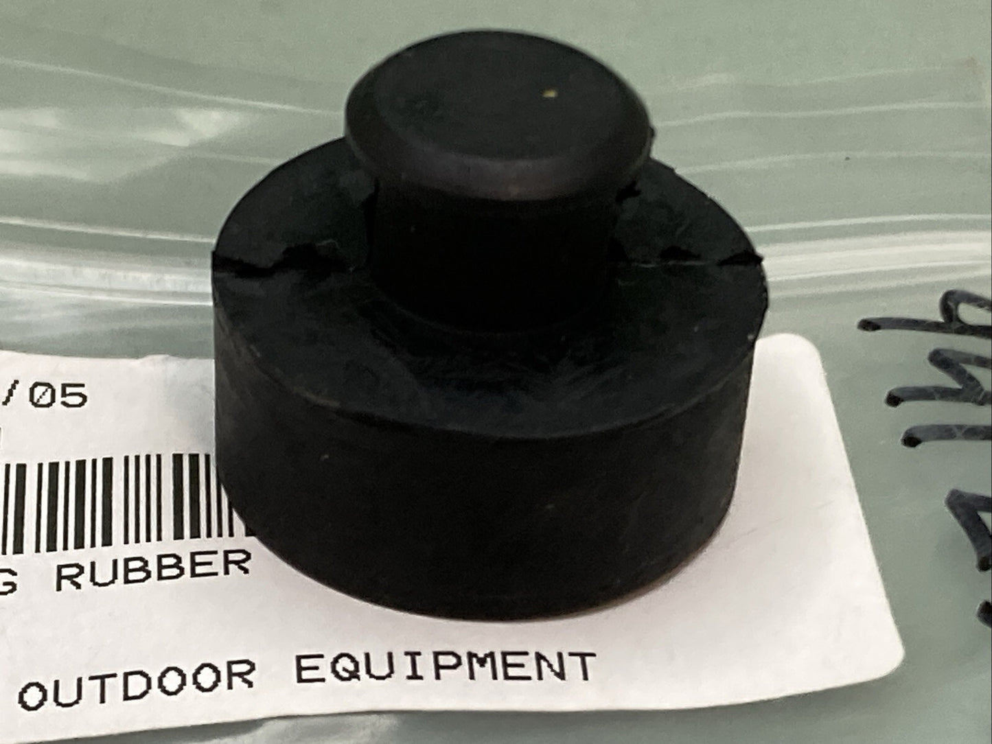 NEW REPLACES HISUN 94123-119E-0000 TAILGATE DAMPENING RUBBER