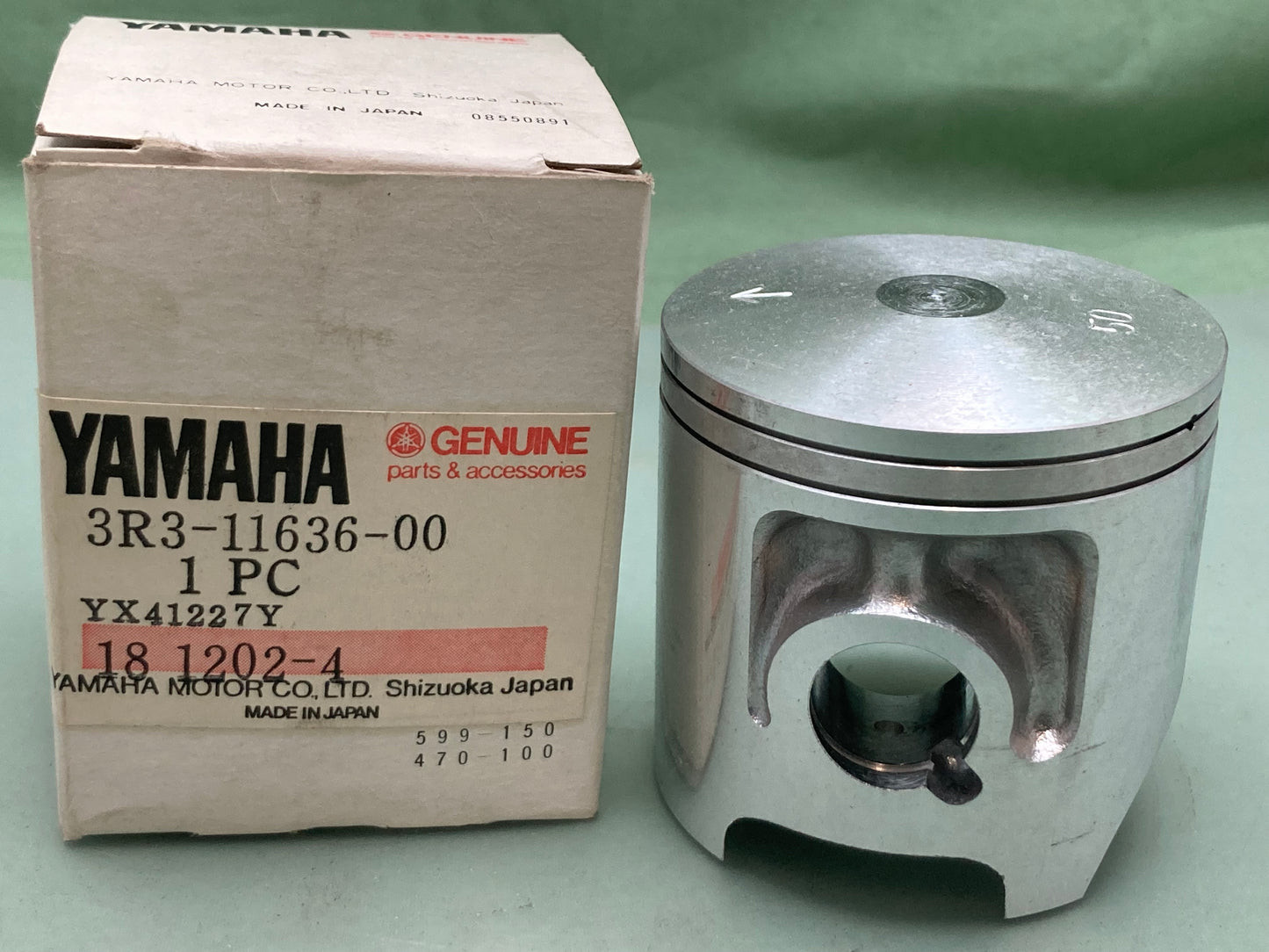 New Genuine Yamaha 3R3-11636-00 Piston 2 O/S 0.50