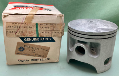 New Genuine Yamaha 1W6-11631-00-96 Piston STD