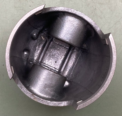 New Genuine Yamaha 214-11631-01-96 Piston STD