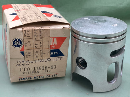 New Genuine Yamaha 1T0-11636-00 Piston 2nd O/S