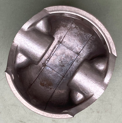 New Genuine Yamaha 1L8-11635-01 Piston