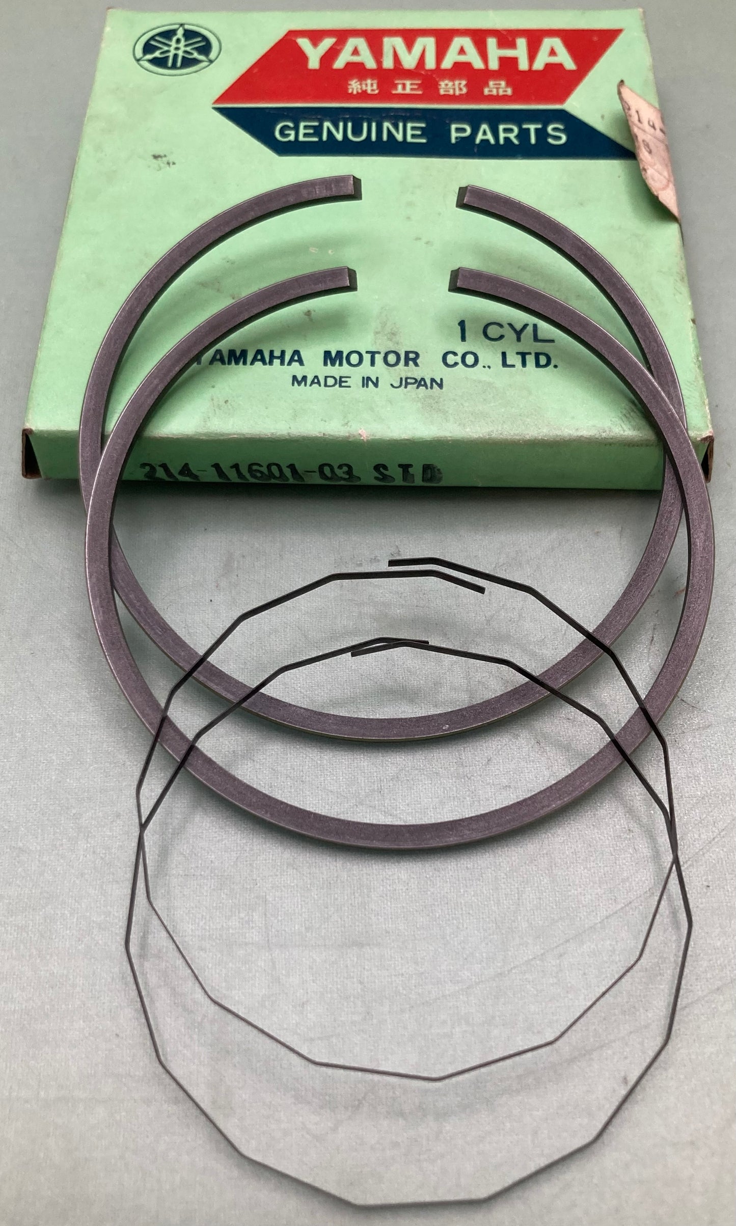 New Genuine Yamaha 214-11601-03 Piston Ring Set STD