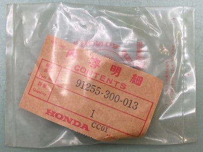 New Genuine Honda 91255-300-013 Oil Seal