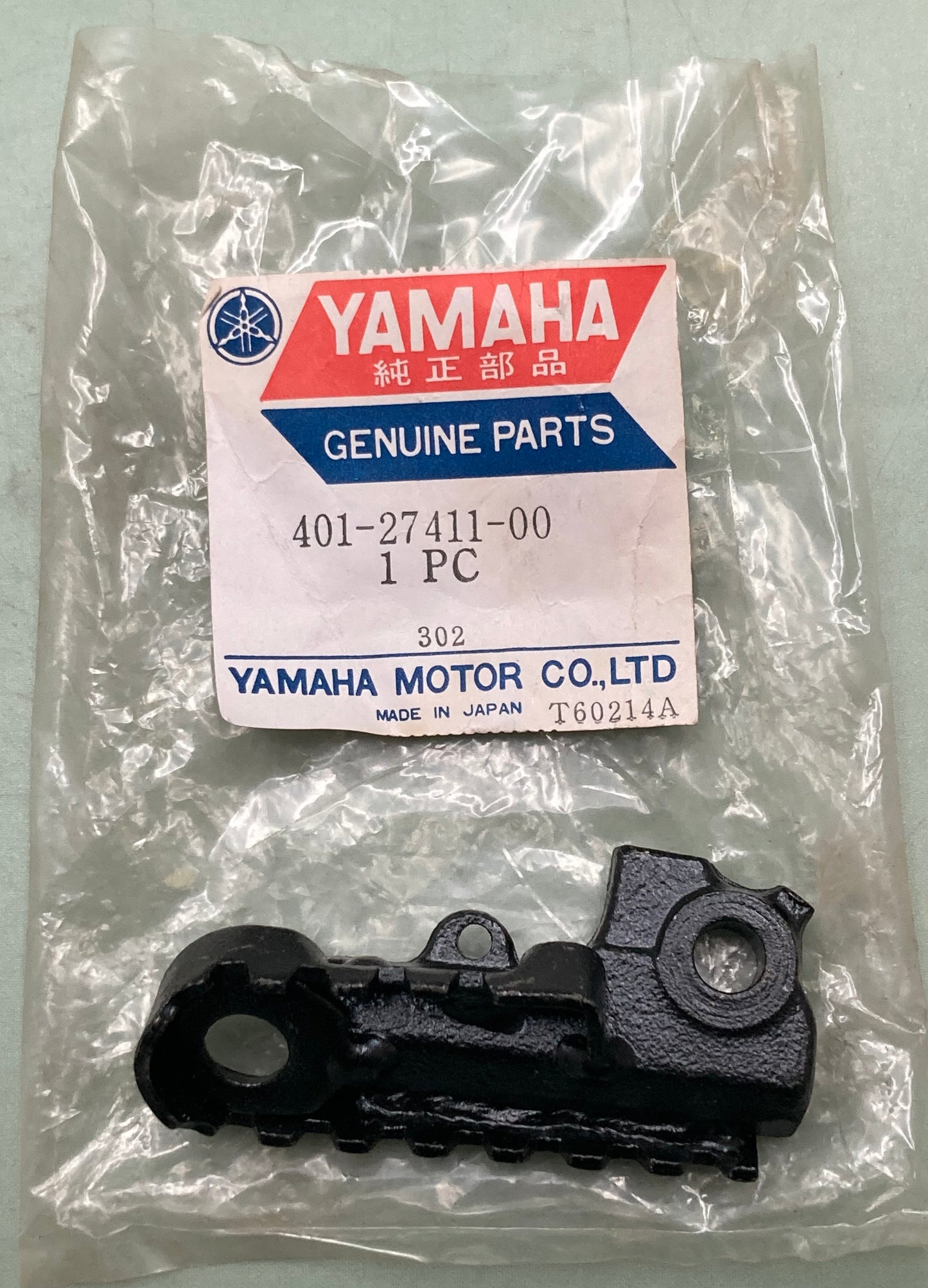 New Genuine Yamaha 401-27411-00-00 Footrest LH