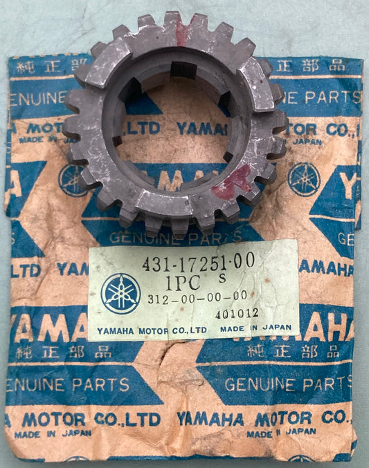 New Genuine Yamaha 431-17251-00 Gear, 5th, Wheel