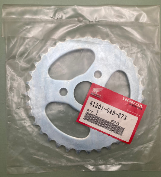 New Genuine Honda 41201-045-673 Rear Chain Drive Sprocket, 35T