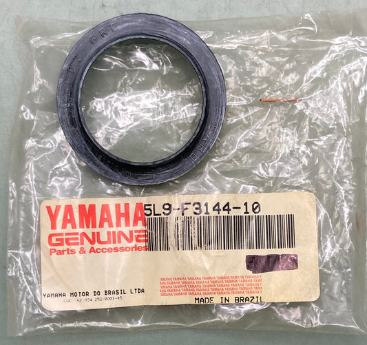 New Genuine Yamaha 5L9-F3144-10 Seal, Dust