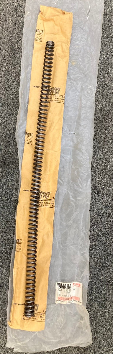 New Genuine Yamaha 5X1-23141-10 Spring, Front Fork