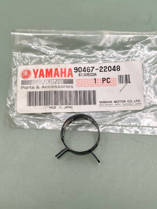 Yamaha 90467-22048 Clip, Scissor New Genuine