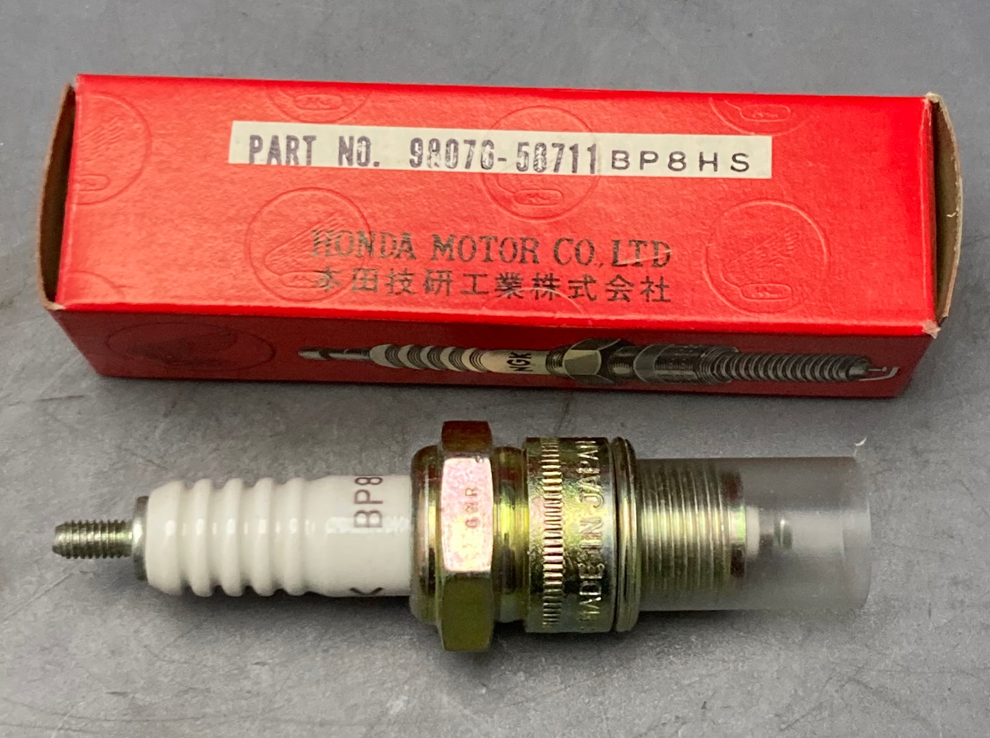 Qty 2 New Genuine Honda 98076-58711 BP8HS Spark Plug