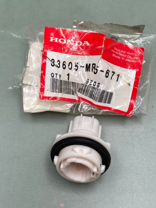 Honda 33605-MR5-671 Socket, Bulb, (2P) New Genuine