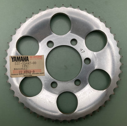 New Genuine Yamaha 537-25447-00 Sprocket, Driven 47T